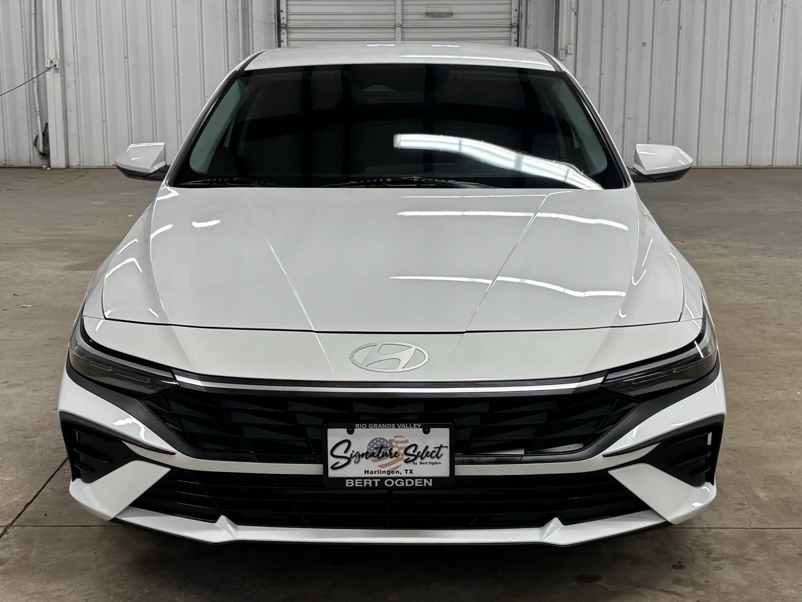 Used 2024 Hyundai Elantra SEL FWD image 2