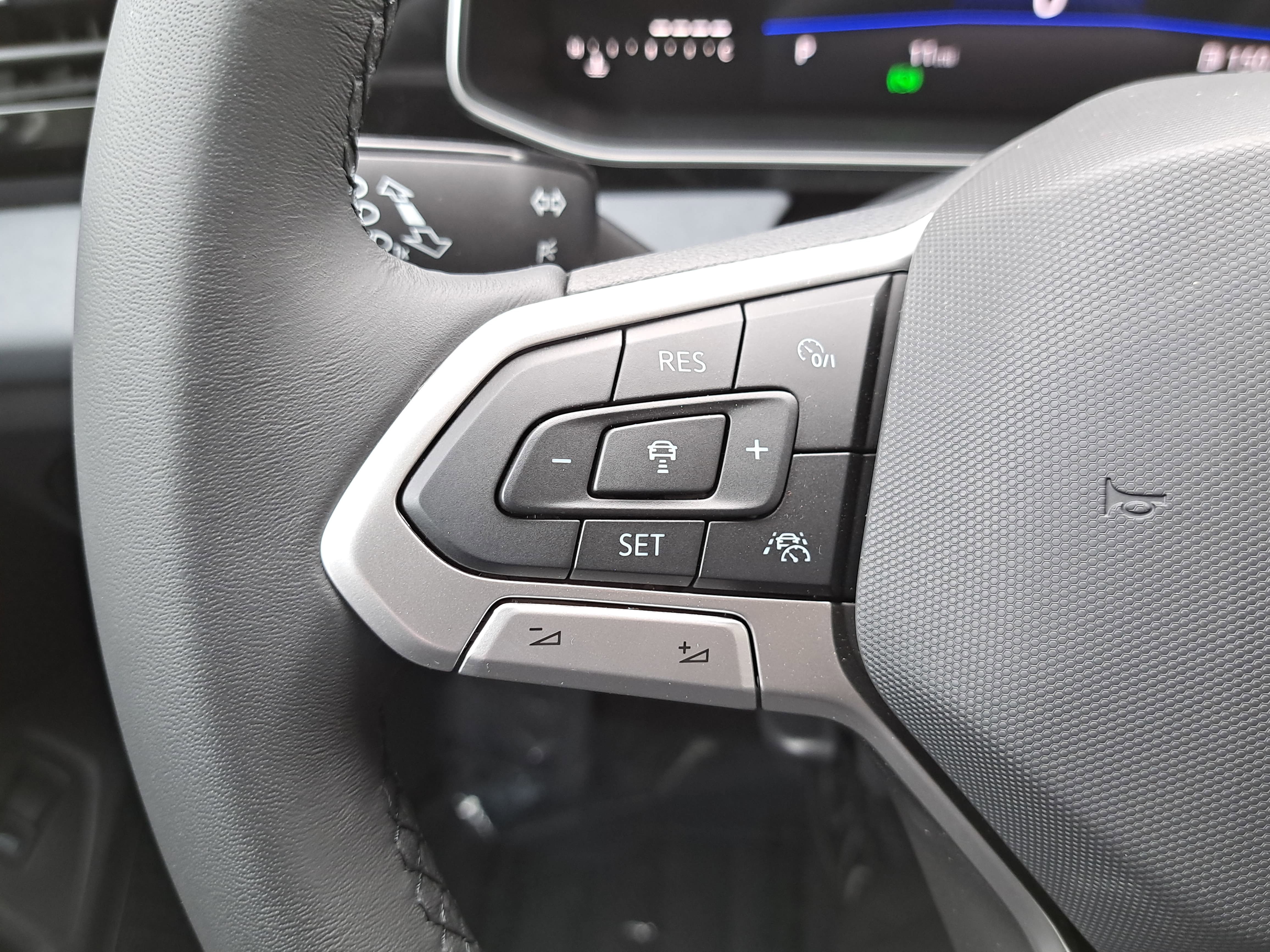 New 2026 Volkswagen Jetta SE FWD image 16