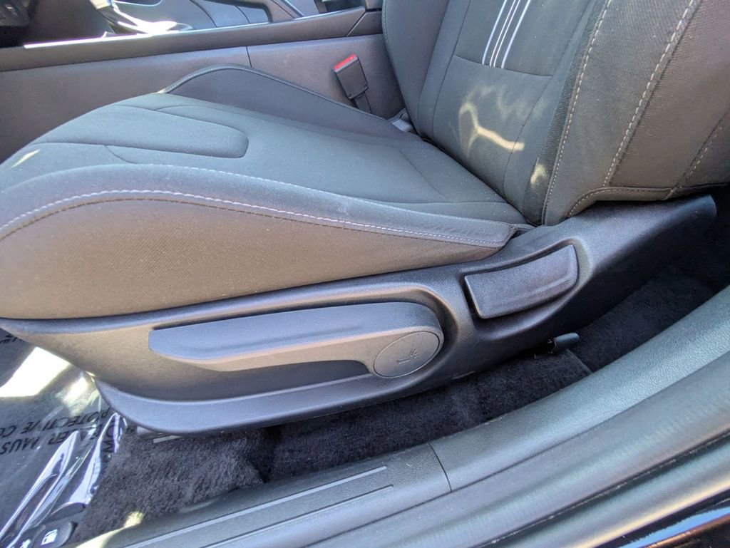 Certified 2025 Hyundai Elantra Sport image 15