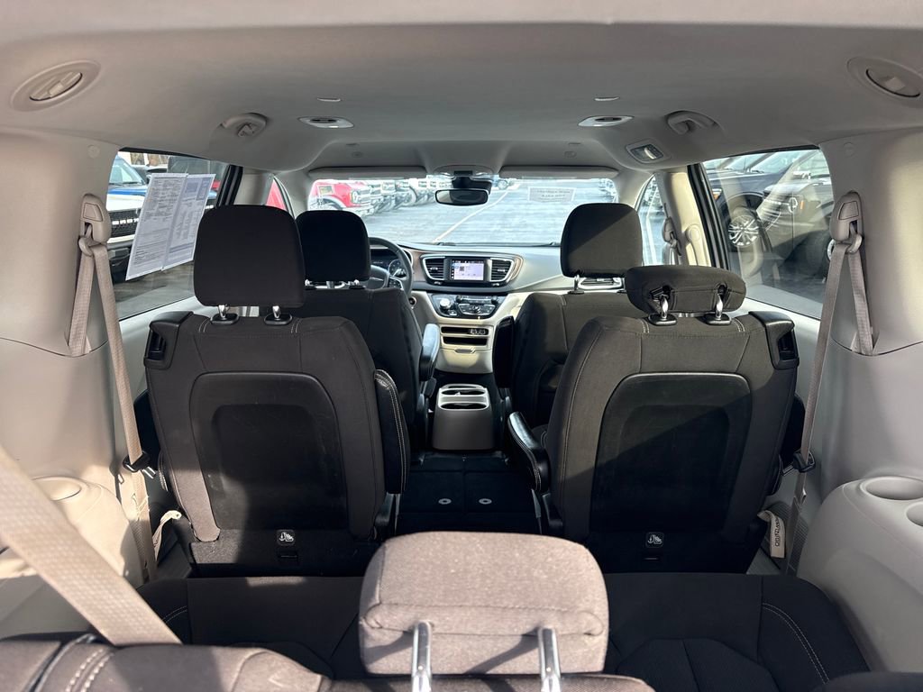 Used 2023 Chrysler Voyager LX FWD image 12