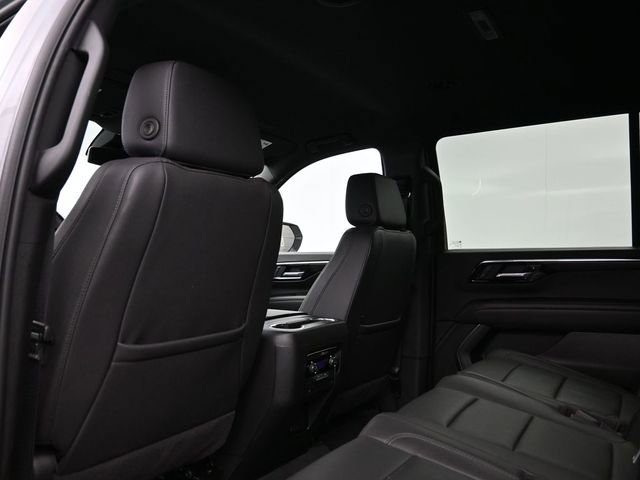 Used 2025 Chevrolet Suburban Z71 image 19