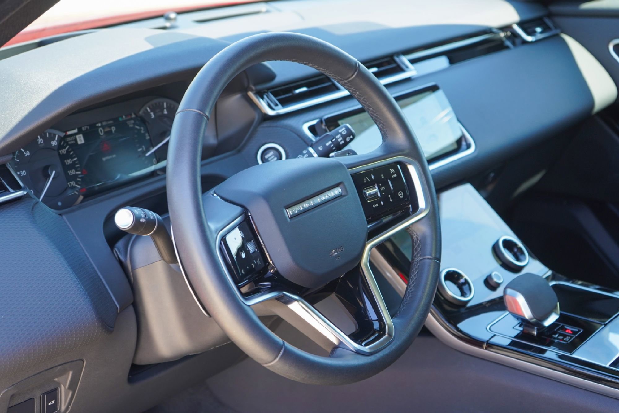 Used 2023 Land Rover Range Rover Velar R-Dynamic S image 7