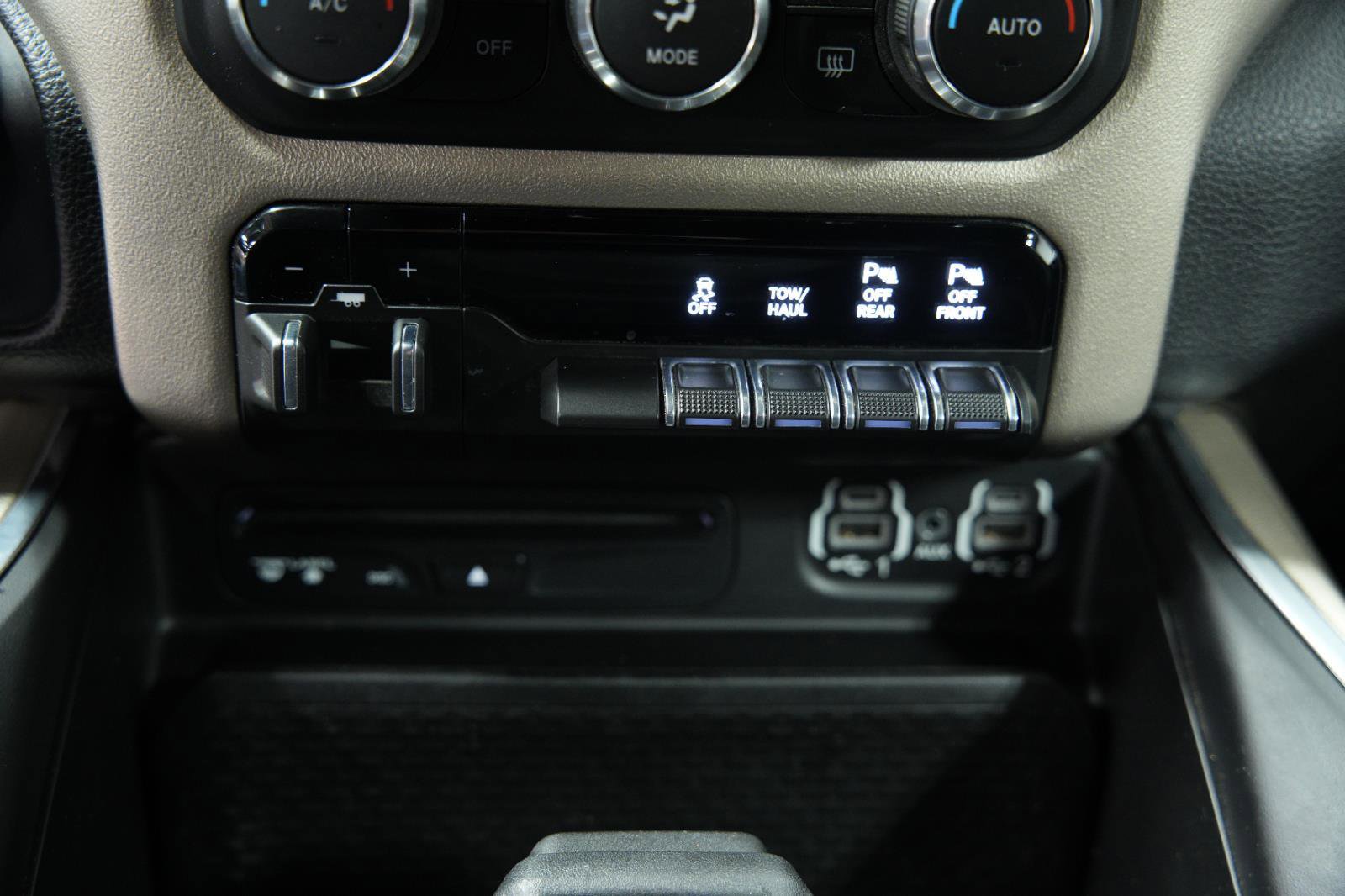 Used 2019 RAM 1500 Laramie w/ Sport Appearance Package image 38