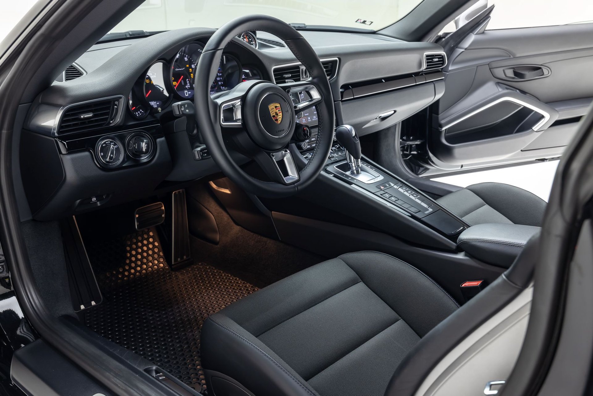 Used 2019 Porsche 911 Carrera image 13
