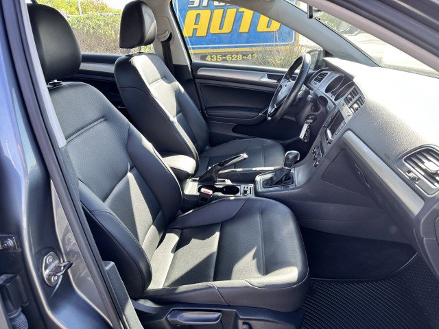 Used 2015 Volkswagen Golf S image 18