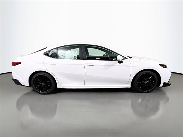 New 2026 Toyota Camry SE image 2