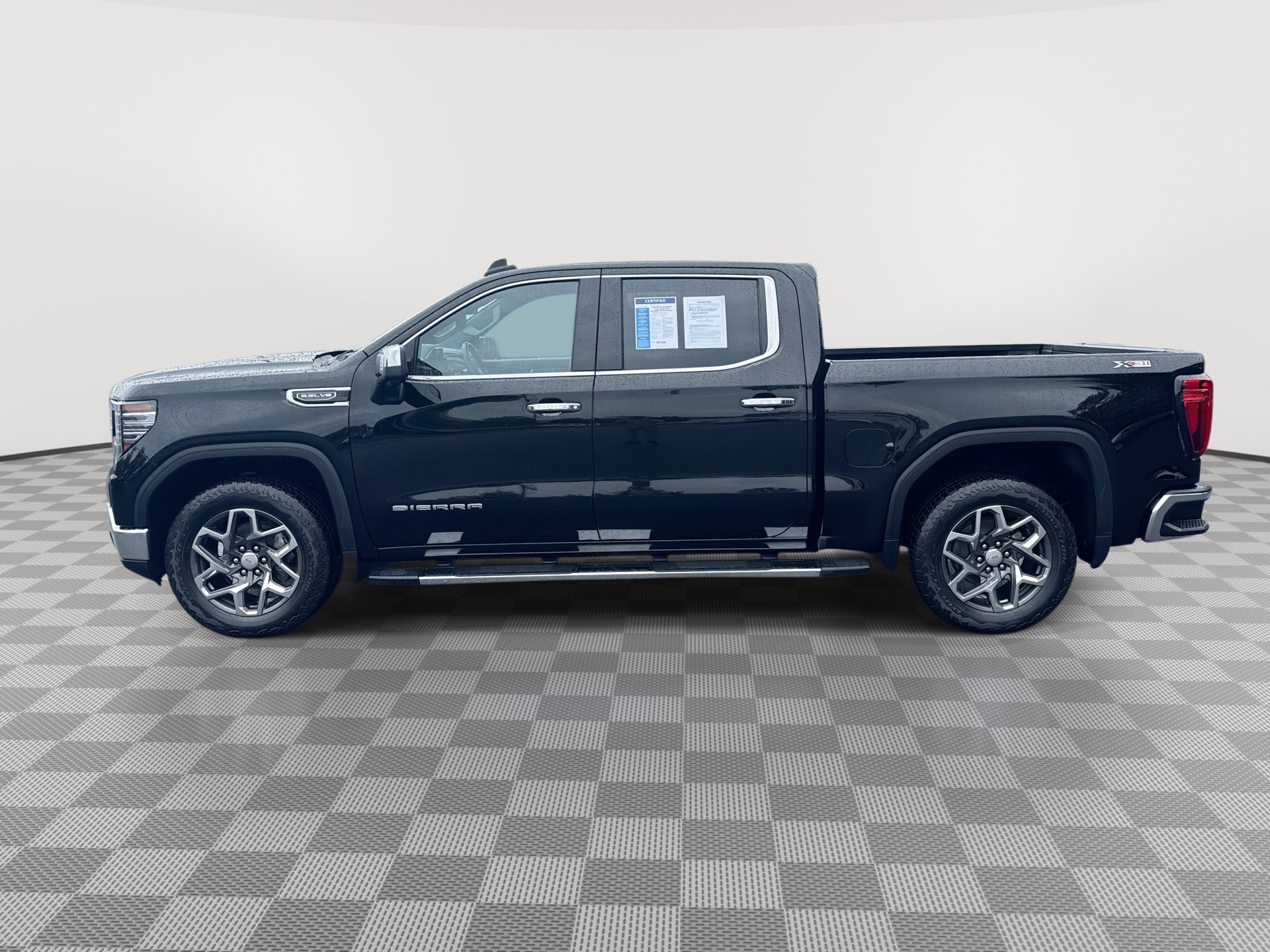 Certified 2023 GMC Sierra 1500 SLT w/ SLT Premium Package AWD/4WD image 5