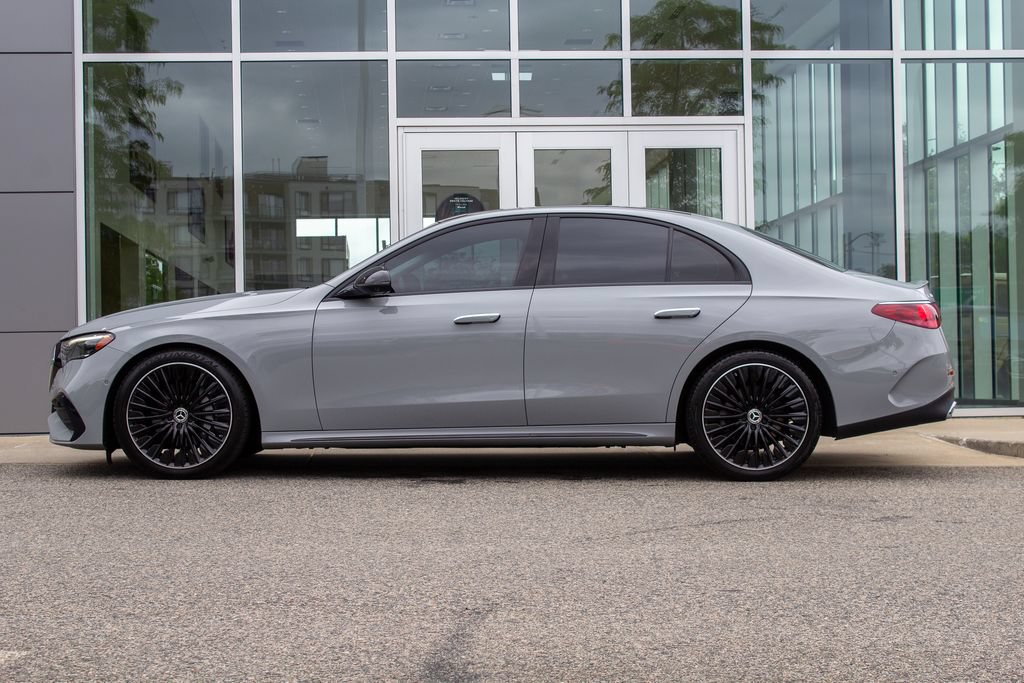 Used 2024 Mercedes-Benz E 350 4MATIC Sedan image 7