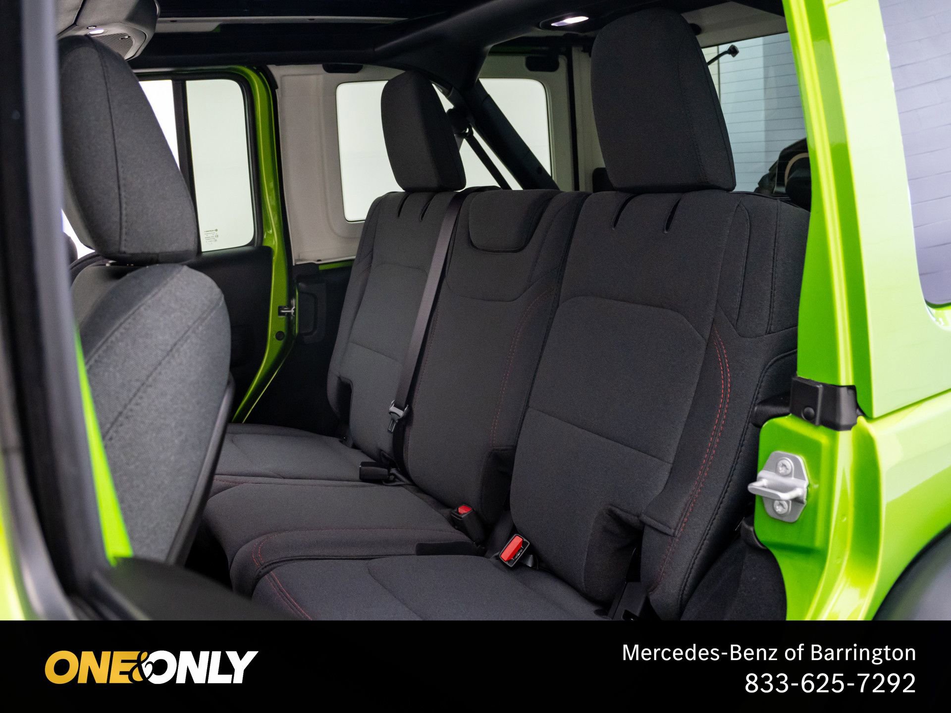 Used 2025 Jeep Wrangler Unlimited Rubicon w/ XTREMEE 35" Tire Package AWD/4WD image 16