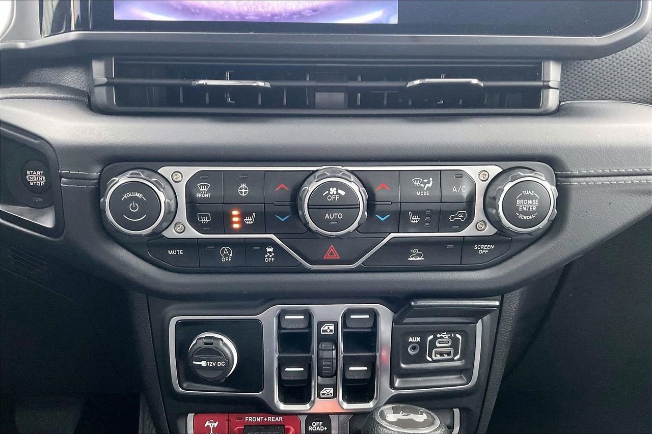 Certified 2025 Jeep Wrangler Unlimited Rubicon w/ Convenience Group image 18