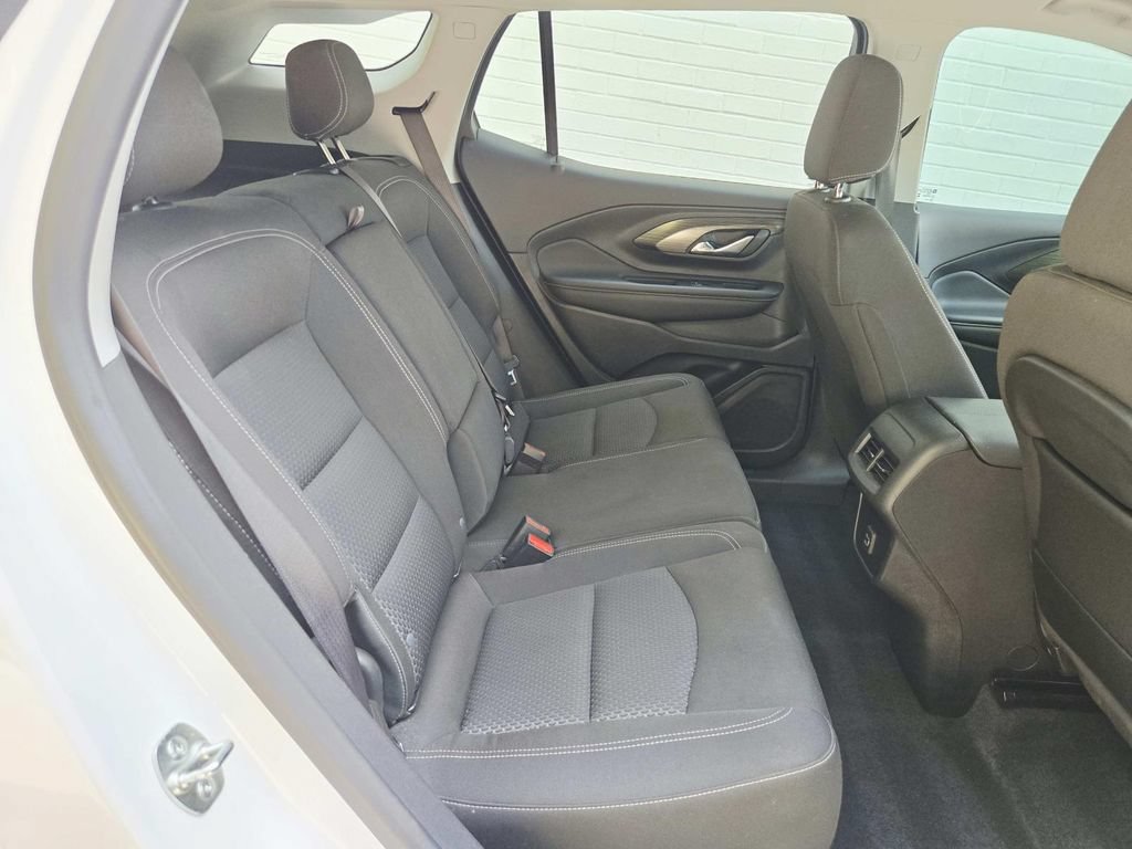 Used 2024 GMC Terrain SLE w/ Driver Convenience Package FWD image 14