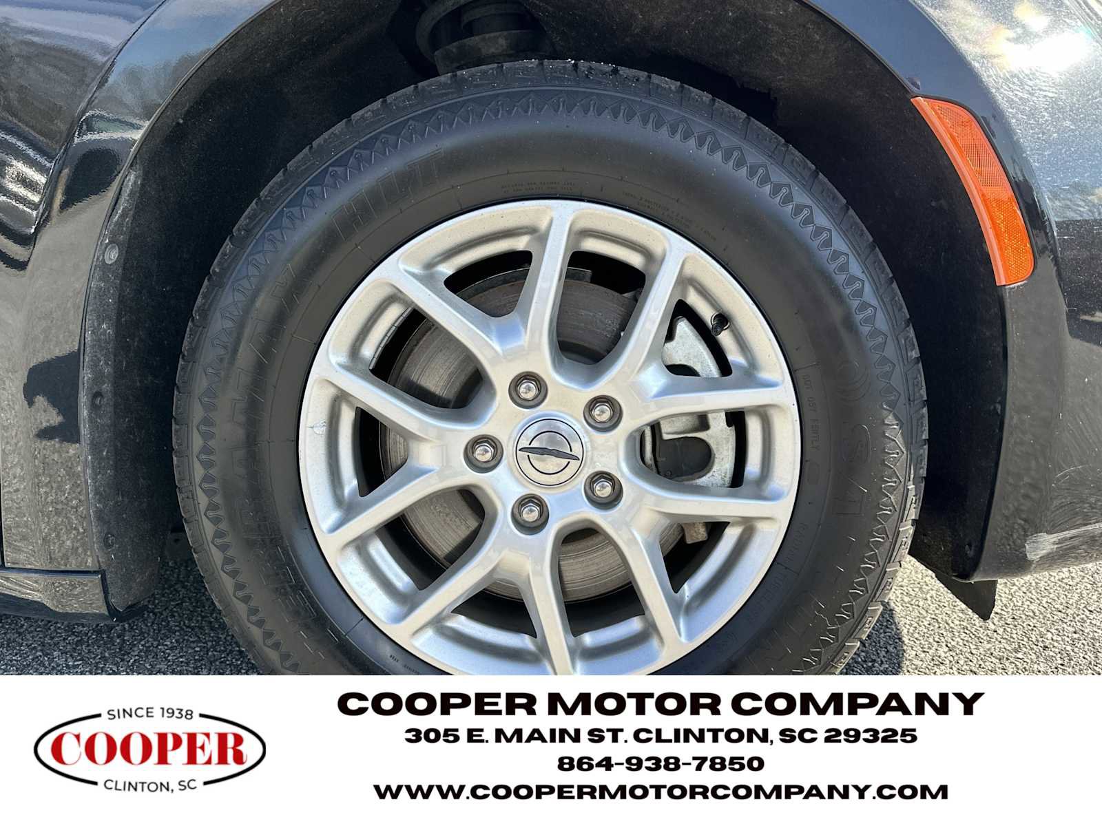 Used 2023 Chrysler Voyager LX image 12