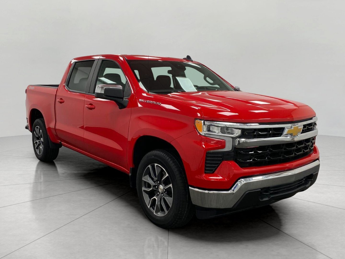 Used 2024 Chevrolet Silverado 1500 LT AWD/4WD image 1