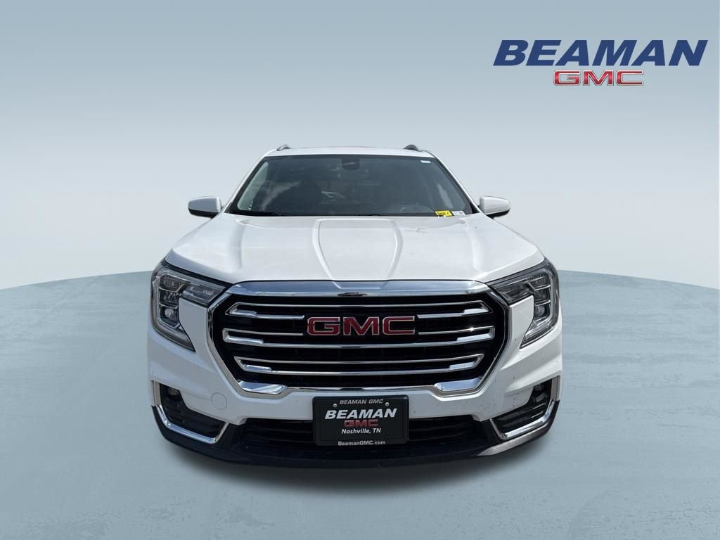 Used 2024 GMC Terrain SLT AWD/4WD image 2
