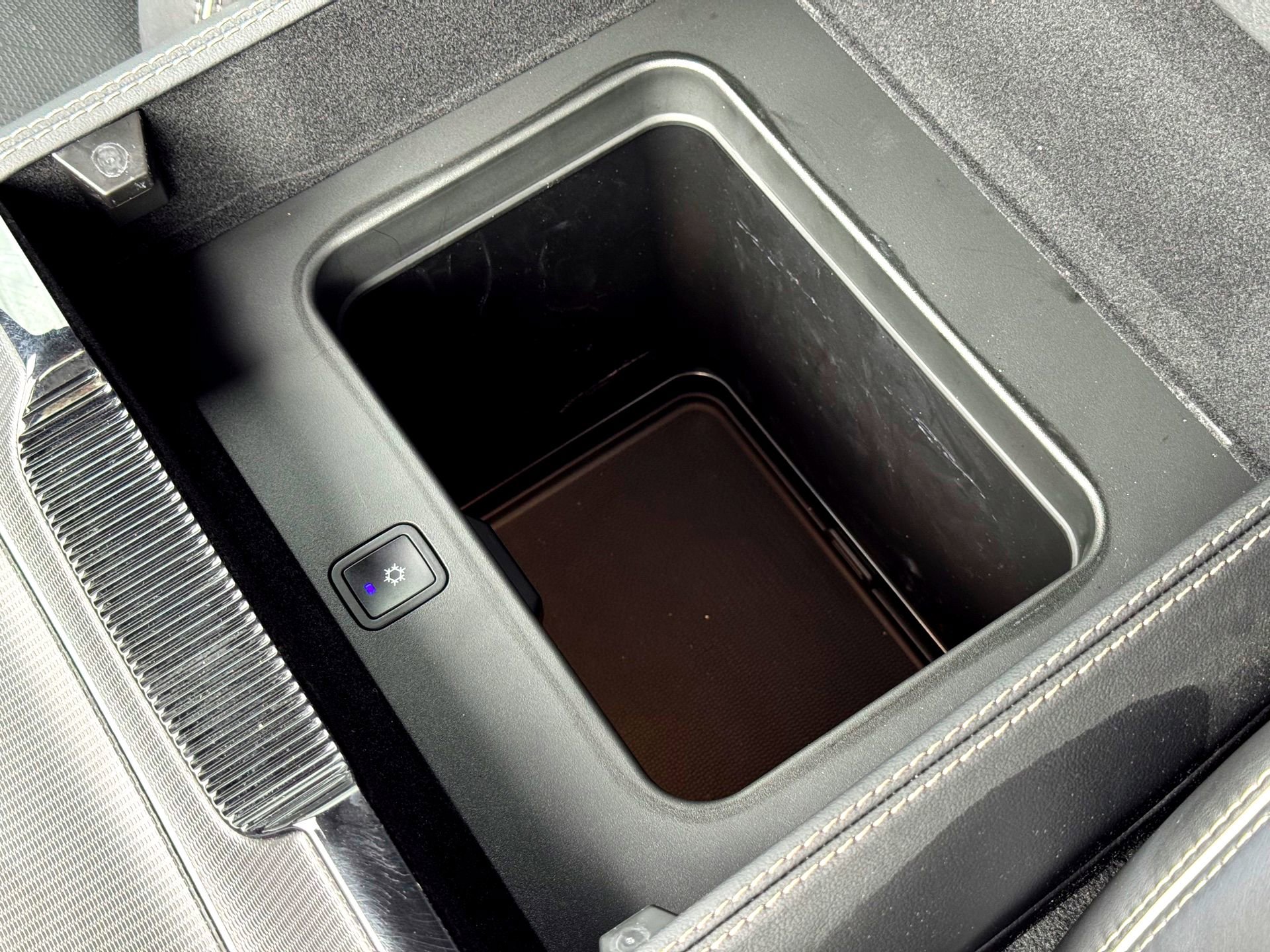 Used 2024 Jeep Grand Wagoneer L Series II w/ Quick Order Packagew 28T image 34