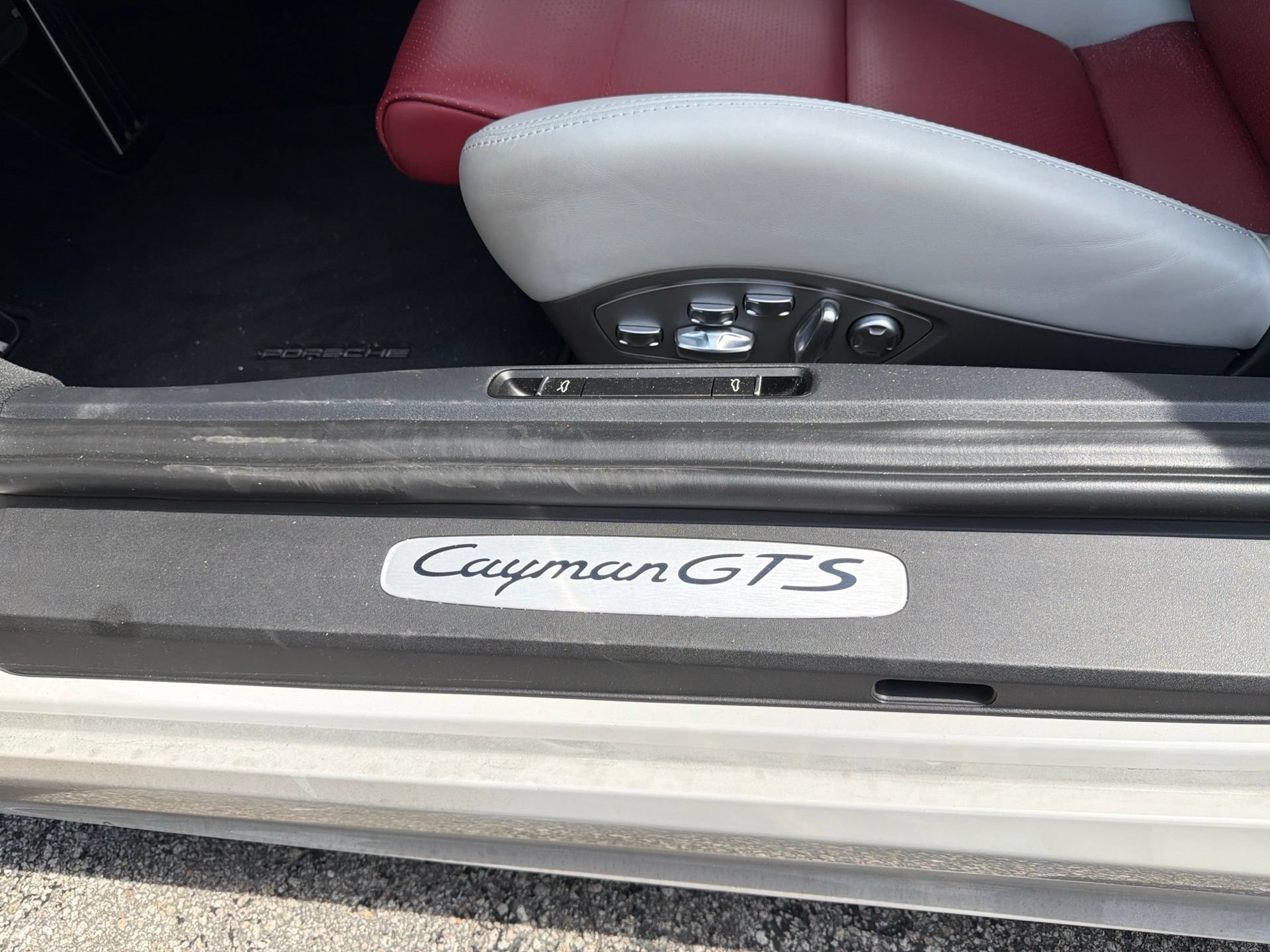 Used 2025 Porsche 718 Cayman GTS RWD image 18