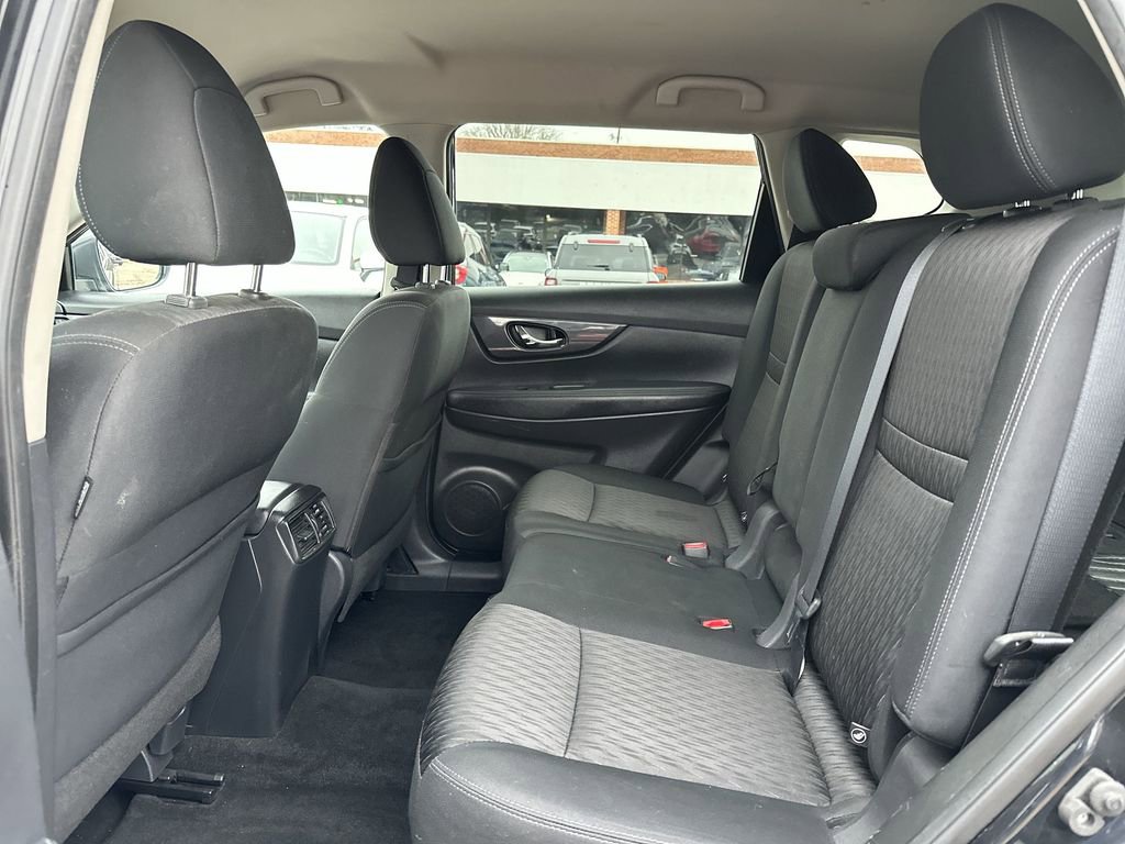 Used 2018 Nissan Rogue SV image 20