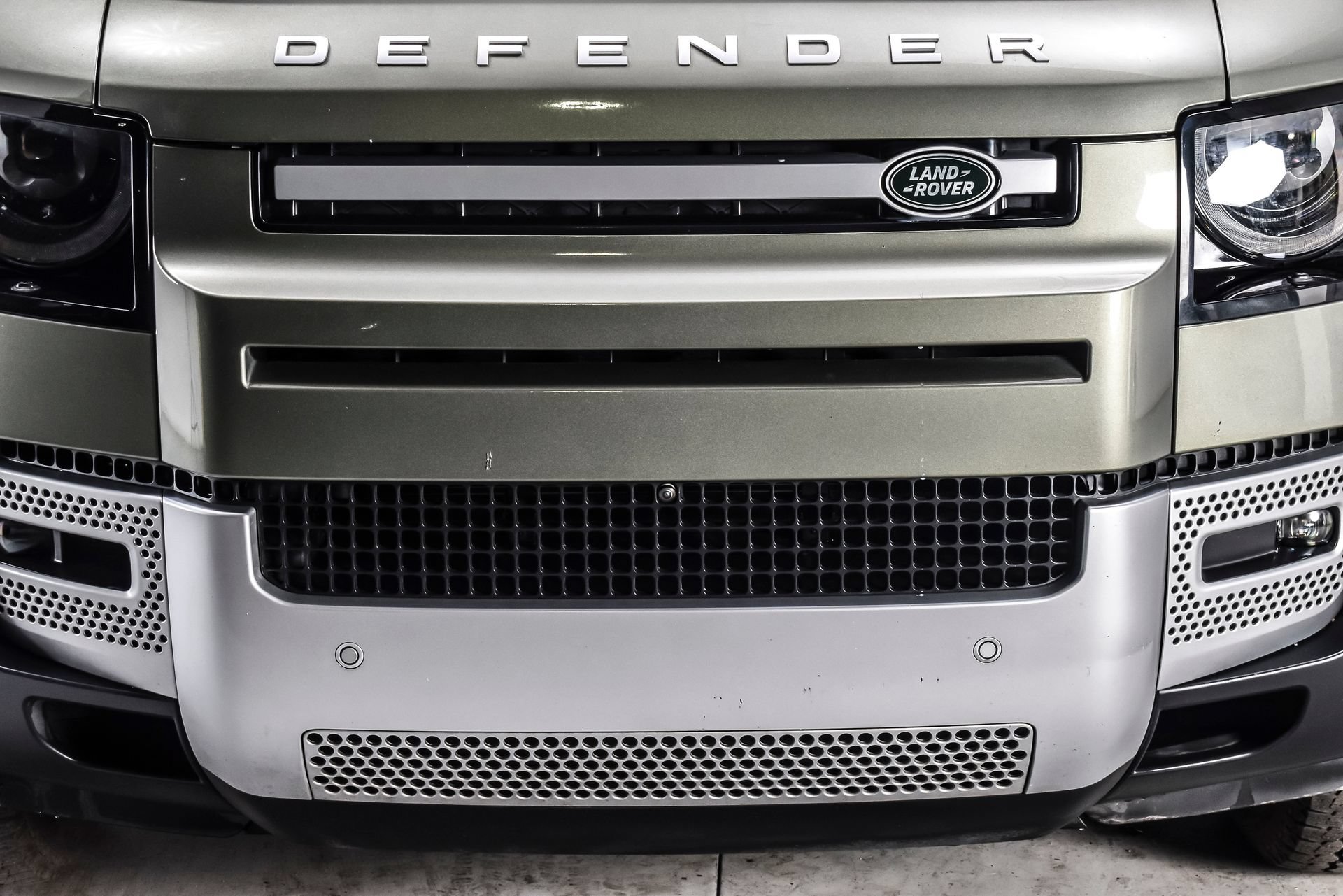 Used 2024 Land Rover Defender 110 S AWD/4WD image 6