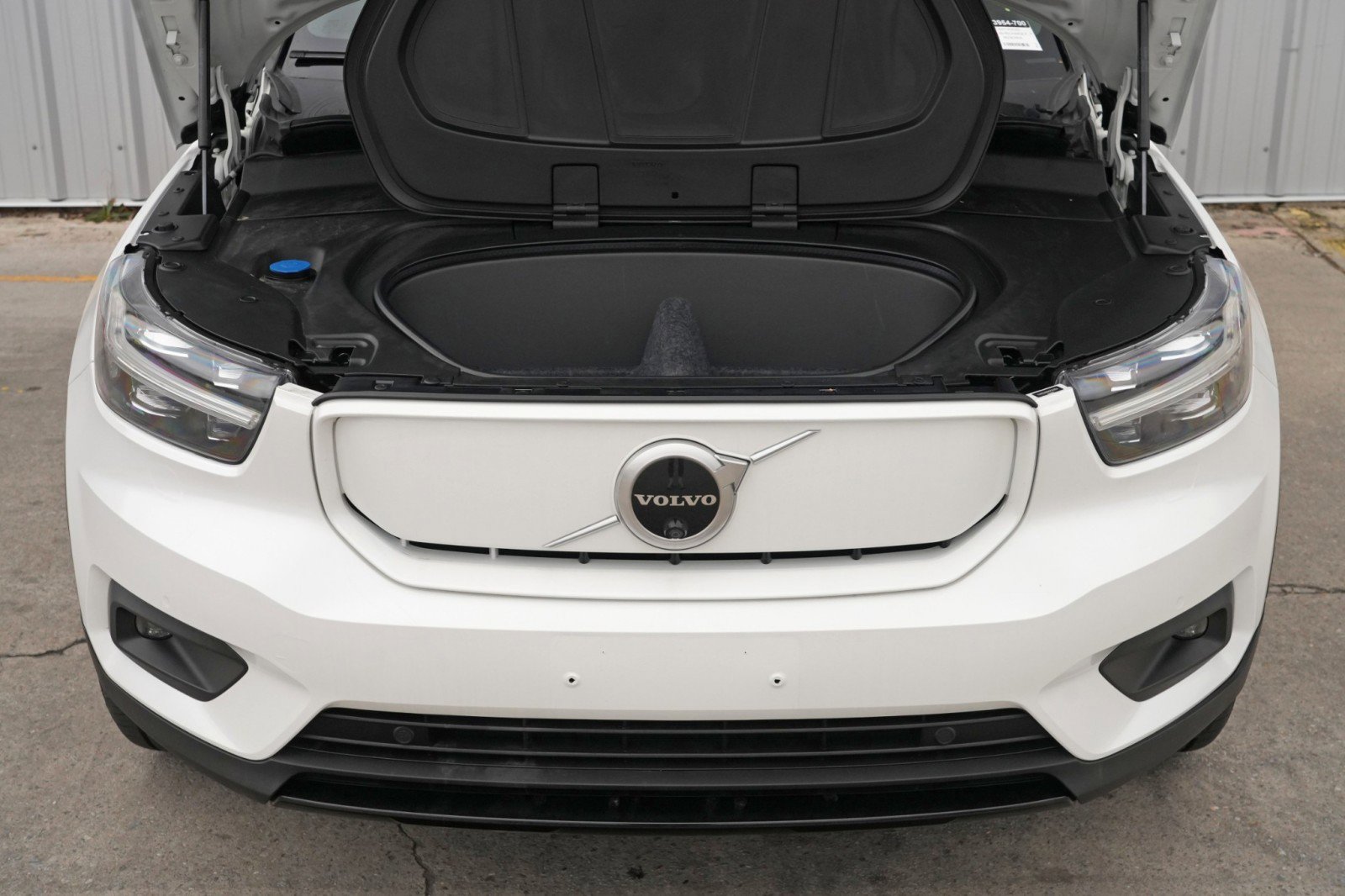 Used 2021 Volvo XC40 P8 Recharge w/ Advanced Package image 7