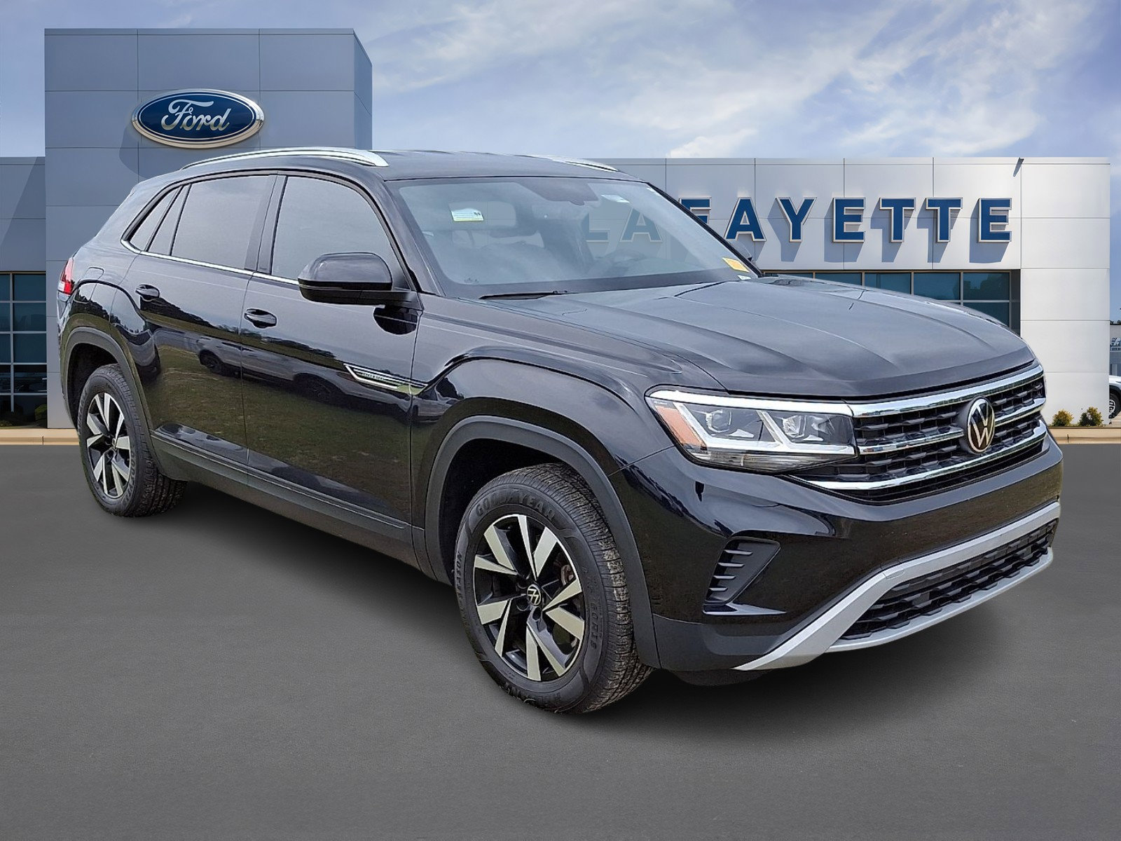 Used 2023 Volkswagen Atlas Cross Sport SE FWD image 1