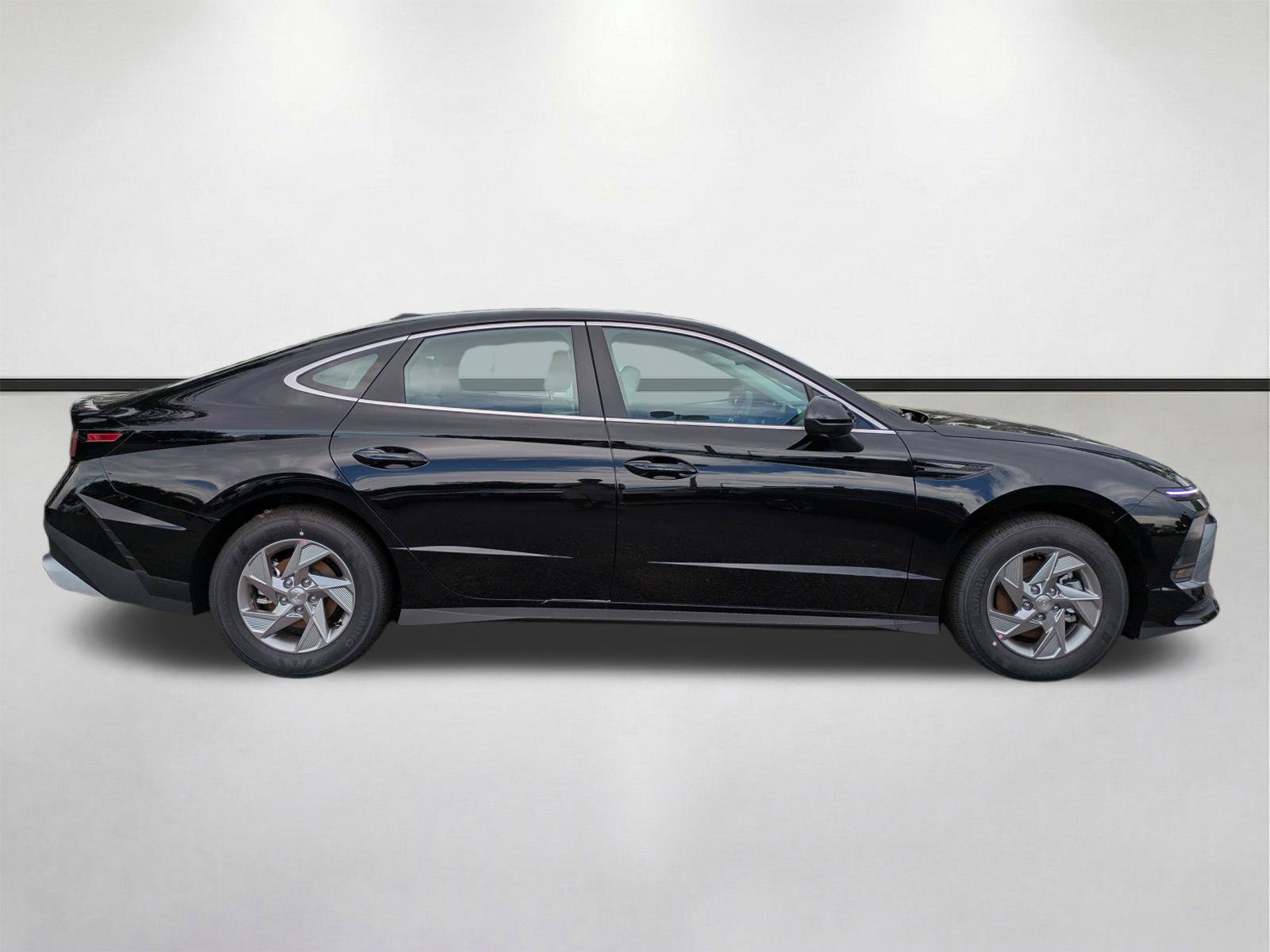 New 2026 Hyundai Sonata SE FWD image 4