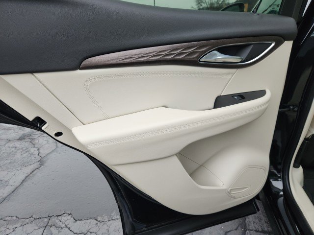 Used 2023 Buick Envision Avenir image 23