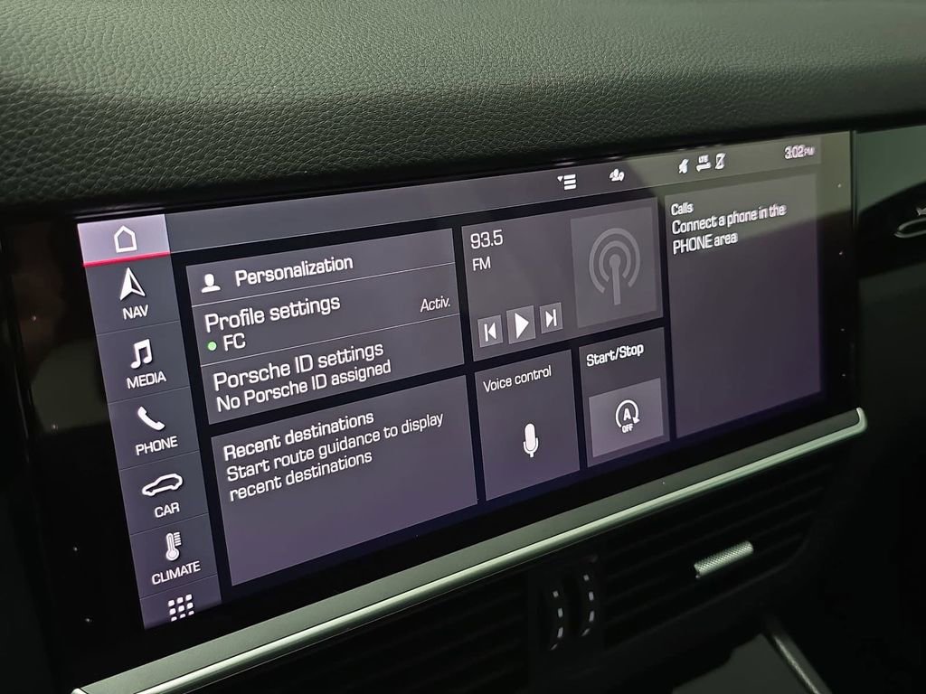 Certified 2021 Porsche Cayenne Coupe AWD/4WD image 16