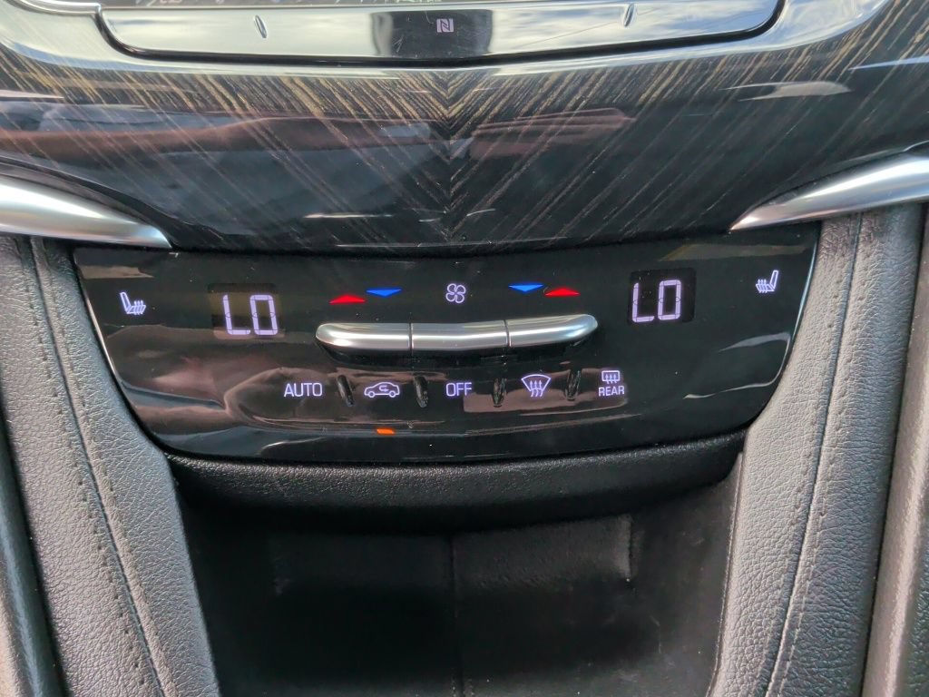 Used 2020 Cadillac XT6 Premium Luxury FWD image 26