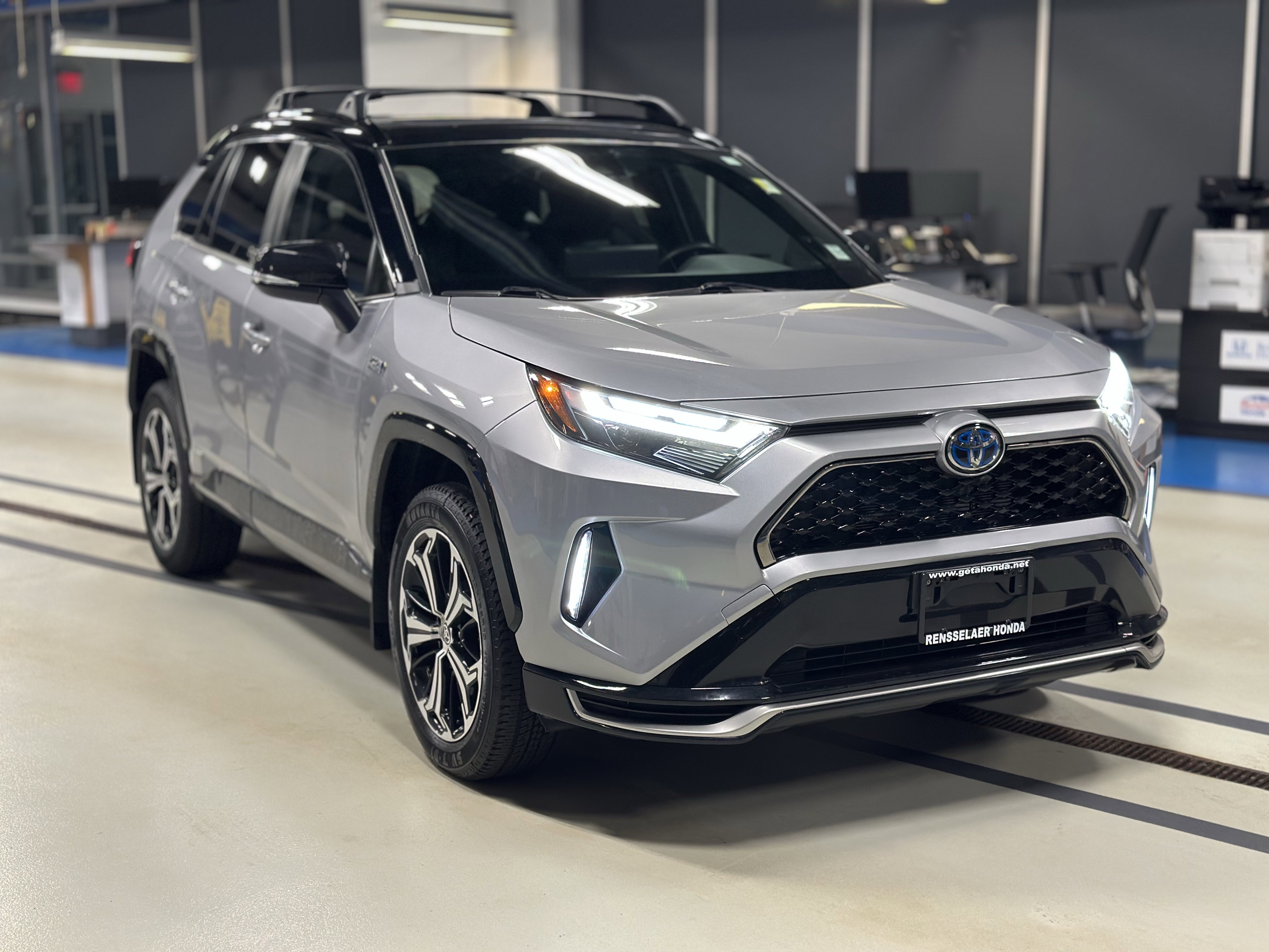 Used 2023 Toyota RAV4 XSE image 5