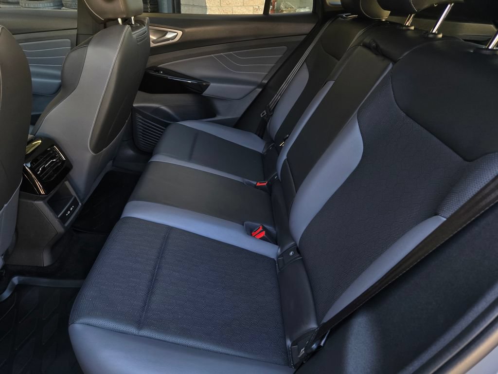 Used 2023 Volkswagen ID.4 Pro S RWD image 12