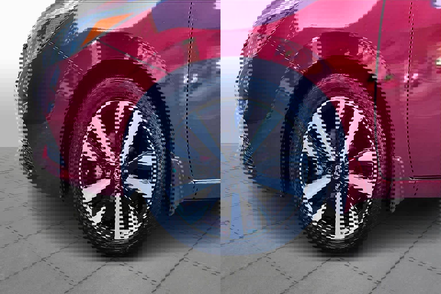 Used 2022 Nissan Versa SR w/ Trunk Package image 10