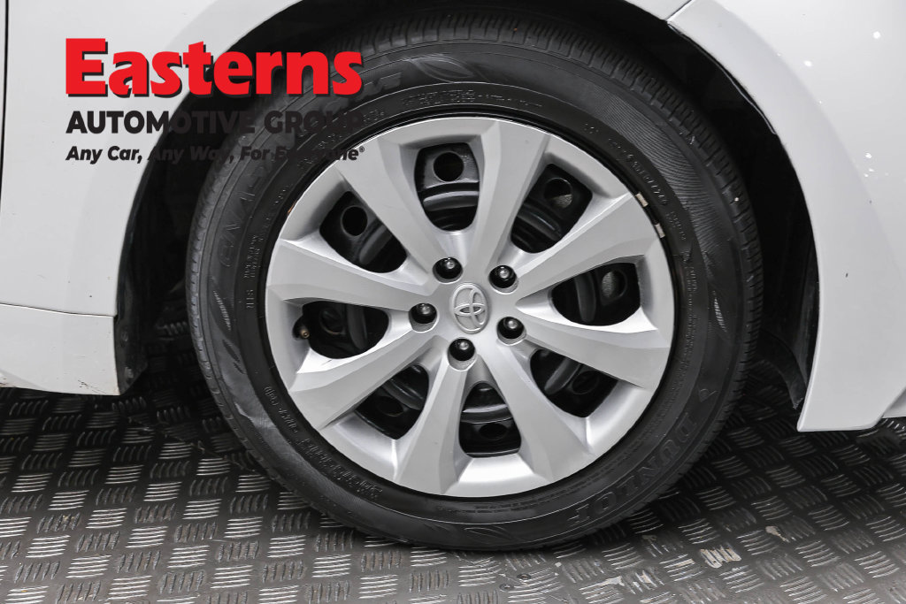 Used 2025 Toyota Corolla LE FWD image 28