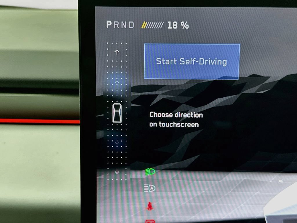 Used 2024 Tesla Cybertruck AWD Crew Cab image 15