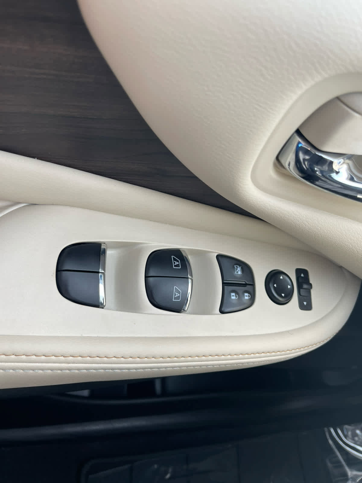 Used 2024 Nissan Murano Platinum FWD image 18