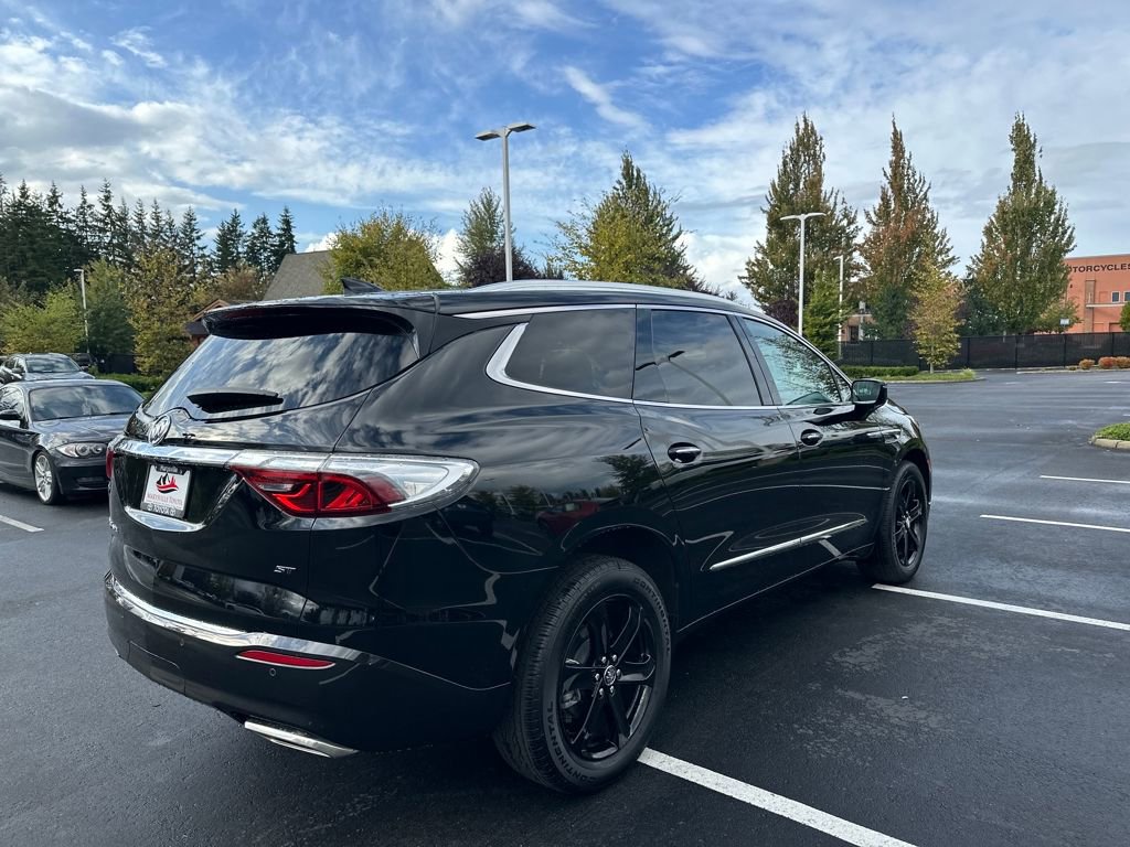 Used 2024 Buick Enclave Essence w/ Sport Touring Edition image 3