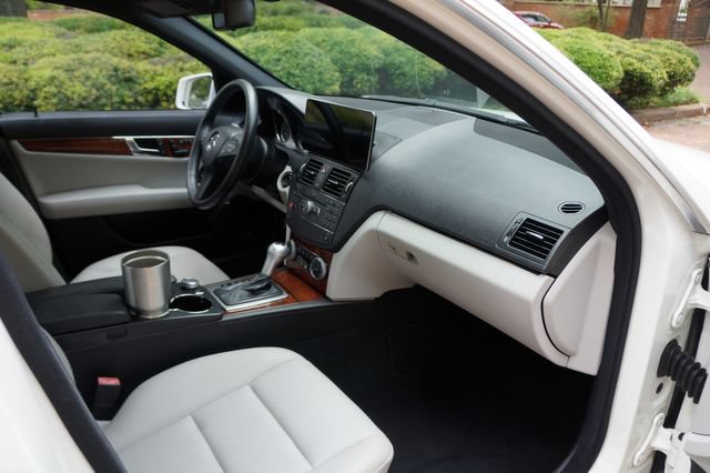 Used 2010 Mercedes-Benz C 300 Sedan image 10