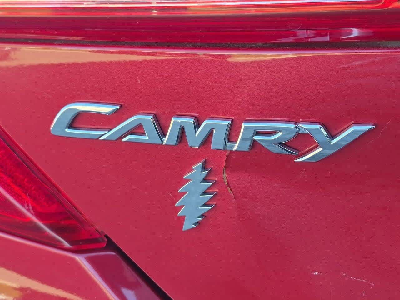 Used 2013 Toyota Camry SE FWD image 12