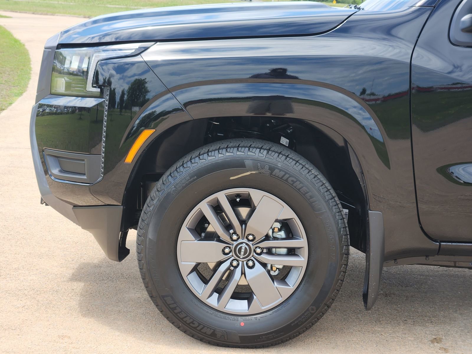 New 2026 Nissan Frontier SV AWD/4WD image 10