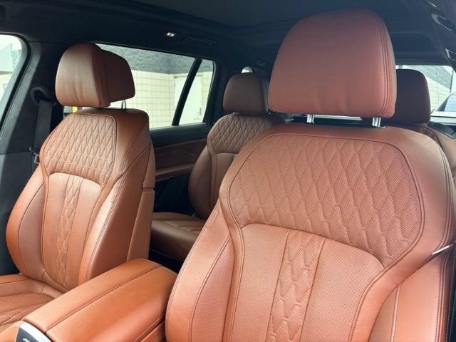 Used 2024 BMW X7 xDrive40i w/ M Sport Package AWD/4WD image 19