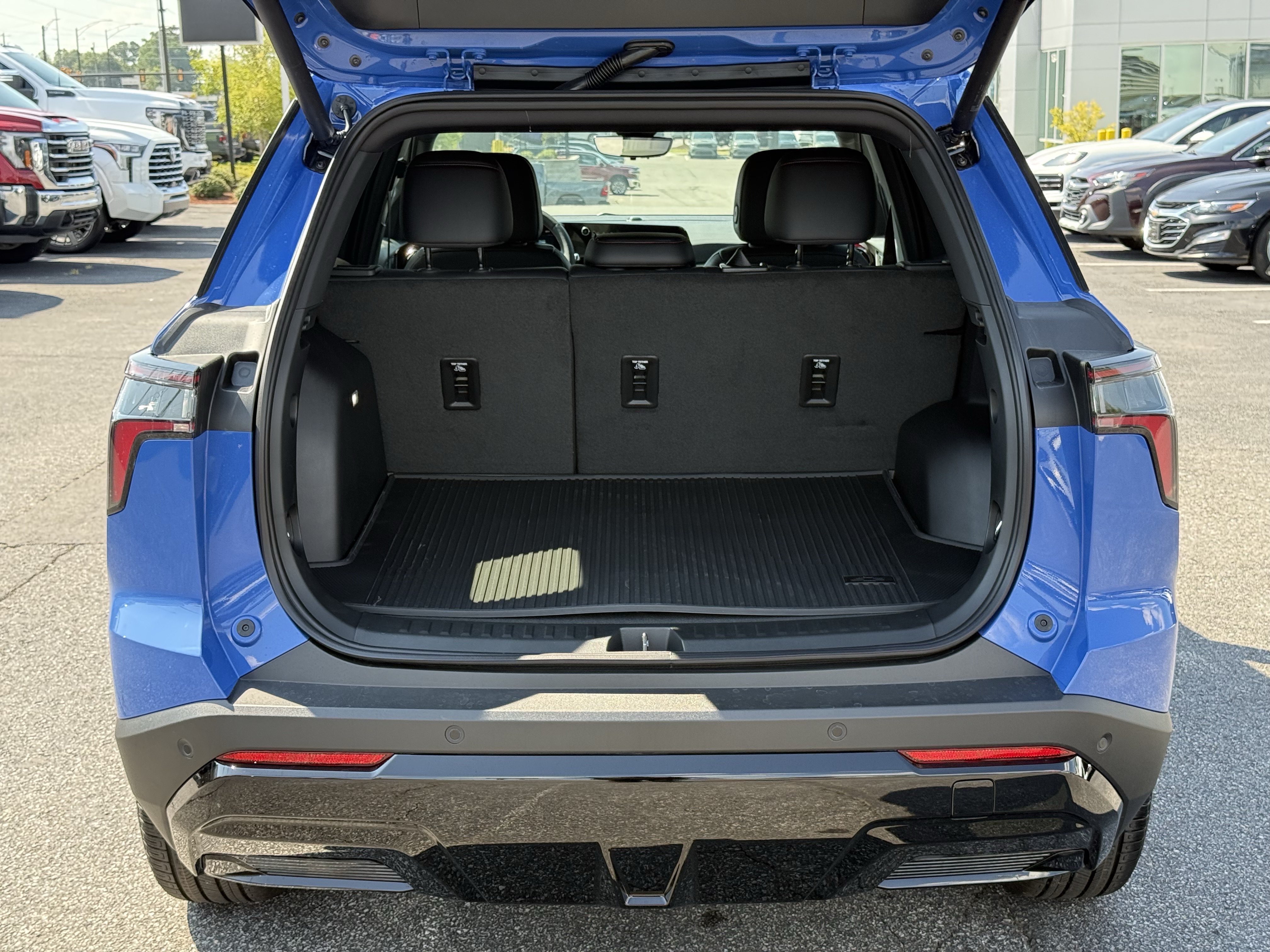 New 2027 Chevrolet Equinox RS w/ Safety and Technology Package FWD image 33