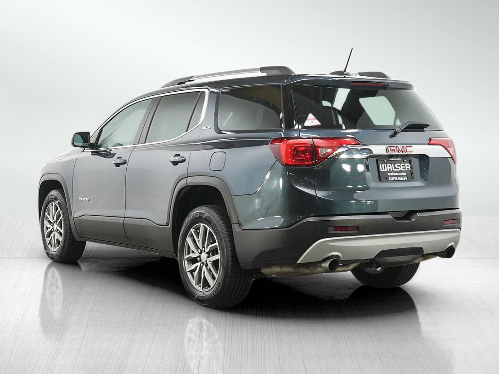 Used 2019 GMC Acadia SLE w/ Driver Alert Package I AWD/4WD image 3
