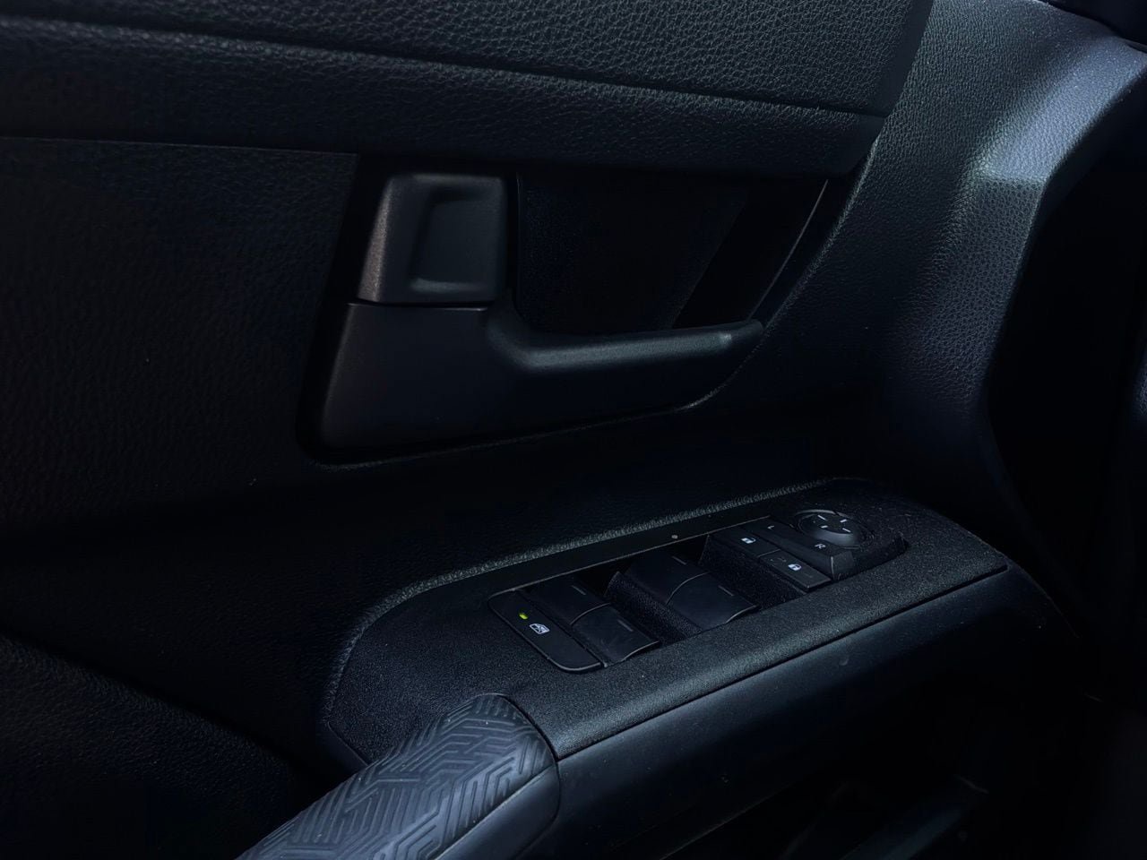 Used 2025 Toyota 4Runner SR5 RWD image 22