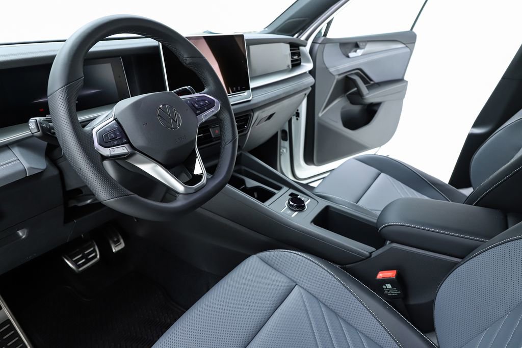 New 2026 Volkswagen Tiguan SE R-Line image 19