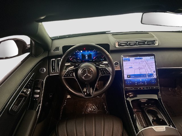 Used 2022 Mercedes-Benz S 500 4MATIC w/ AMG Line Package image 16