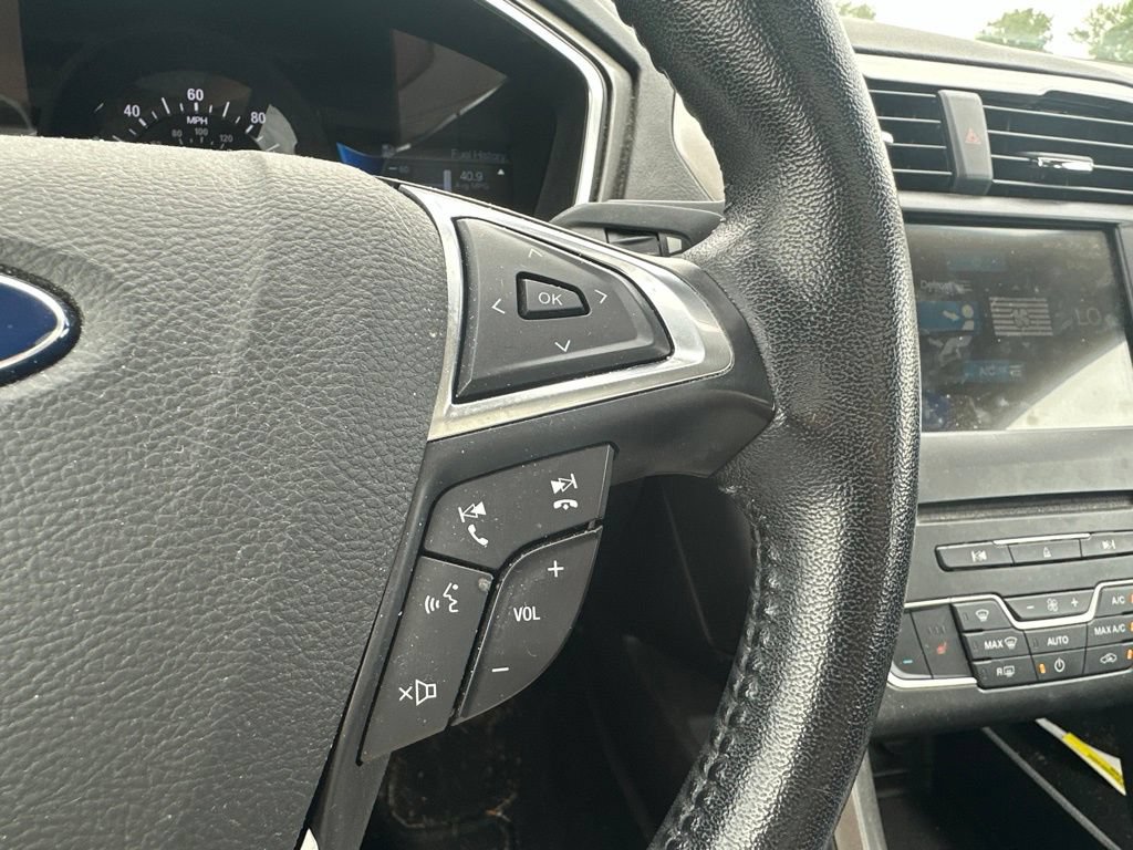 Used 2018 Ford Fusion SE w/ Equipment Group 602A FWD image 21