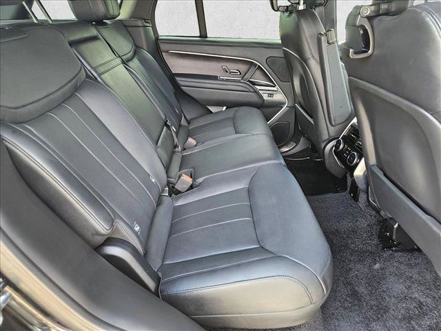 Used 2025 Land Rover Range Rover SE AWD/4WD image 21