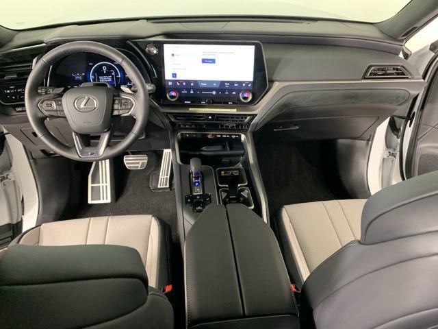 Used 2026 Lexus TX 500h AWD w/ Technology Package image 38