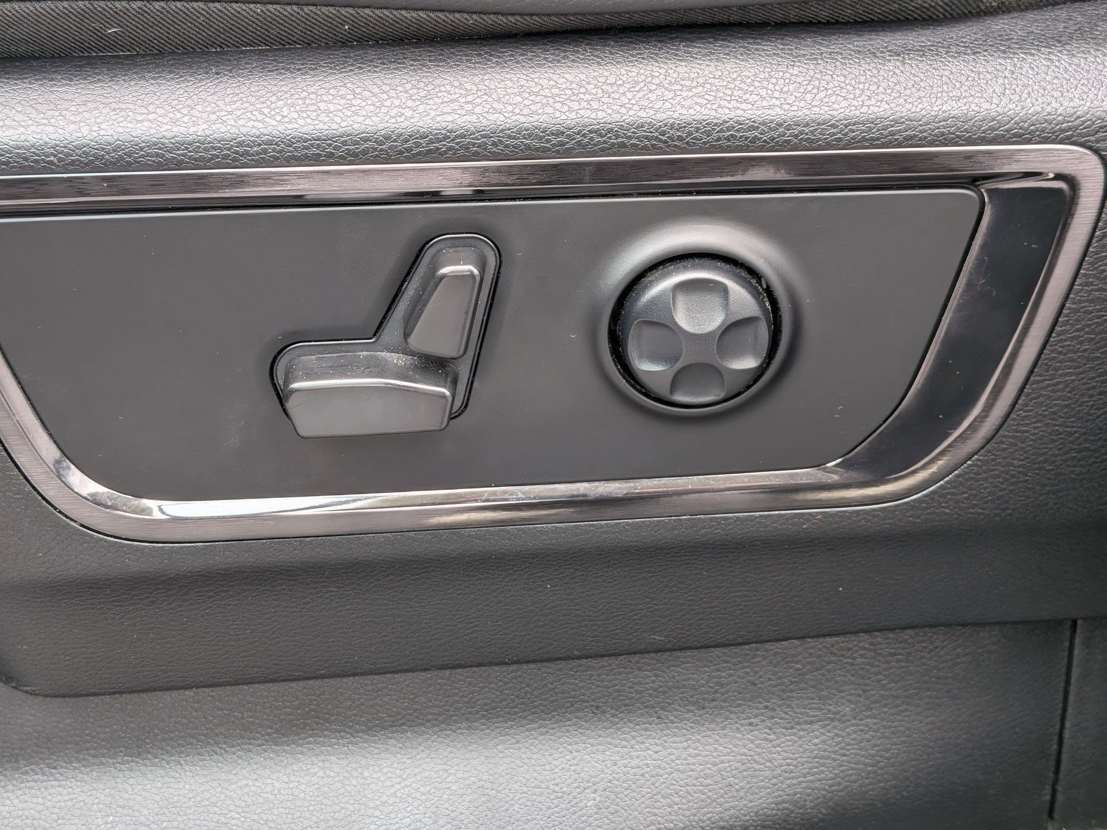 Used 2023 RAM 1500 Limited w/ Trailer Tow Group image 14