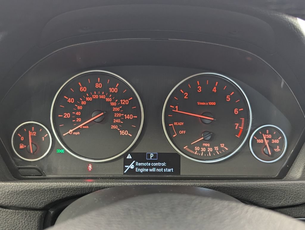 Used 2015 BMW 320i Sedan RWD image 18
