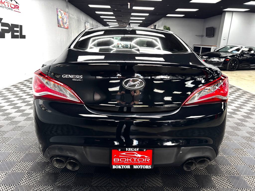 Used 2016 Hyundai Genesis 3.8 RWD image 12